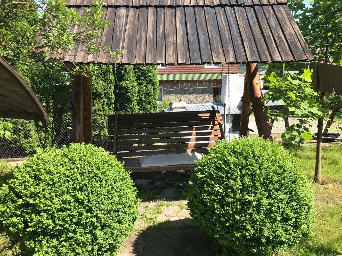 Садиба Червона калина Private estate Chervona Kalyna Яремче Екстер'єр фото
